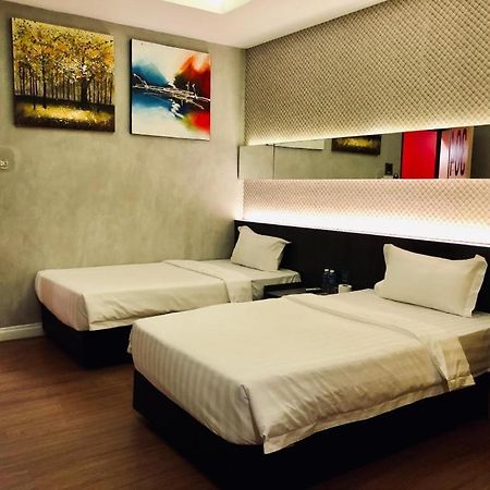 Monaco Boutique Hotel Sadong Jaya Kota Kinabalu Zewnętrze zdjęcie