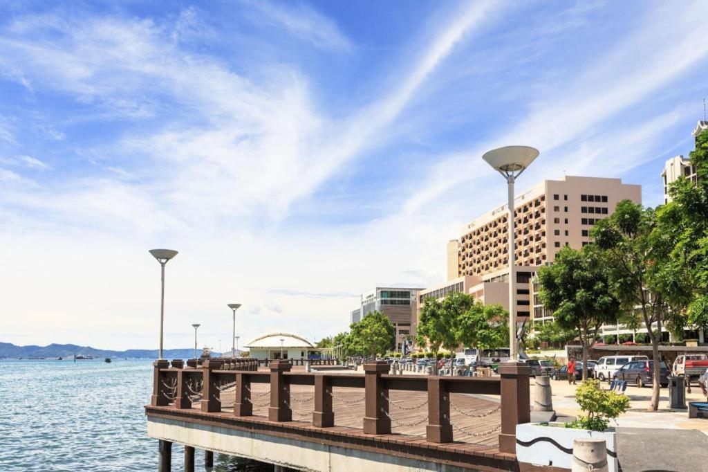 Monaco Boutique Hotel Sadong Jaya Kota Kinabalu Zewnętrze zdjęcie