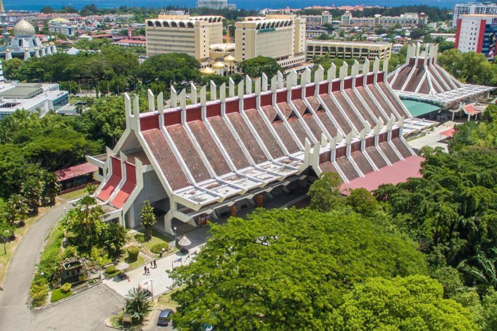 Monaco Boutique Hotel Sadong Jaya Kota Kinabalu Zewnętrze zdjęcie