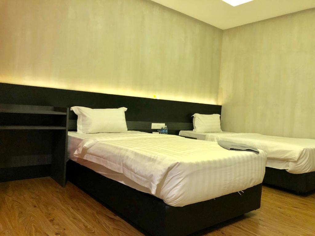 Monaco Boutique Hotel Sadong Jaya Kota Kinabalu Zewnętrze zdjęcie