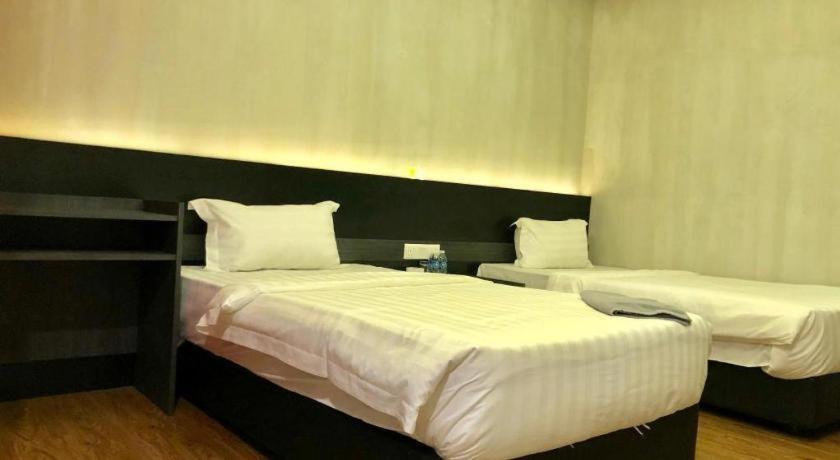 Monaco Boutique Hotel Sadong Jaya Kota Kinabalu Zewnętrze zdjęcie