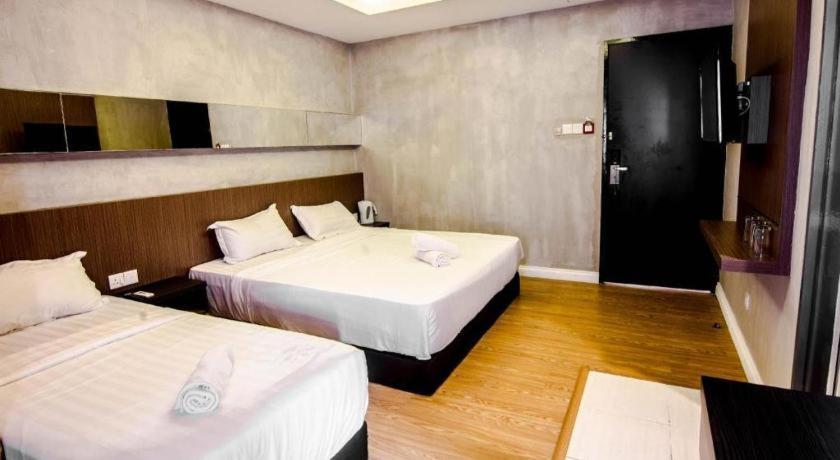 Monaco Boutique Hotel Sadong Jaya Kota Kinabalu Zewnętrze zdjęcie