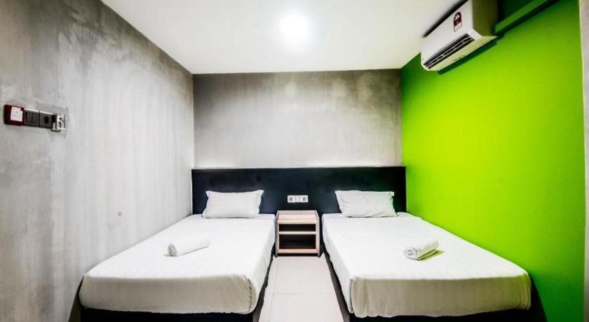 Monaco Boutique Hotel Sadong Jaya Kota Kinabalu Zewnętrze zdjęcie