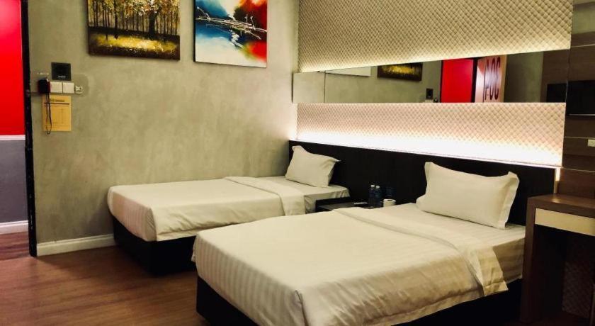 Monaco Boutique Hotel Sadong Jaya Kota Kinabalu Zewnętrze zdjęcie