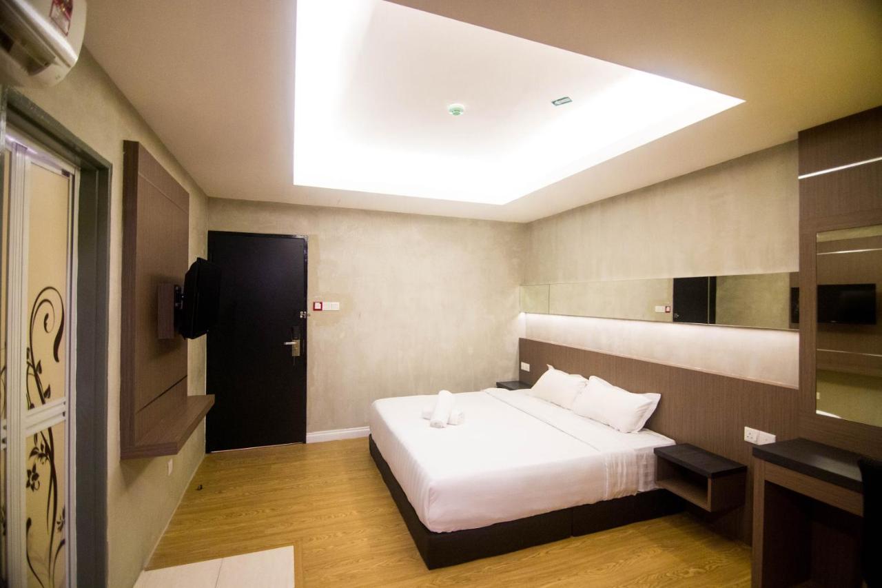 Monaco Boutique Hotel Sadong Jaya Kota Kinabalu Zewnętrze zdjęcie