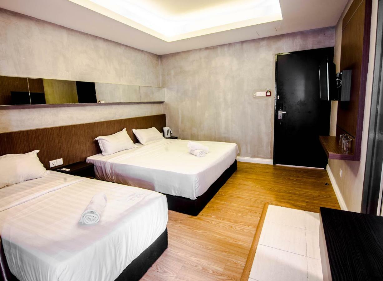 Monaco Boutique Hotel Sadong Jaya Kota Kinabalu Zewnętrze zdjęcie
